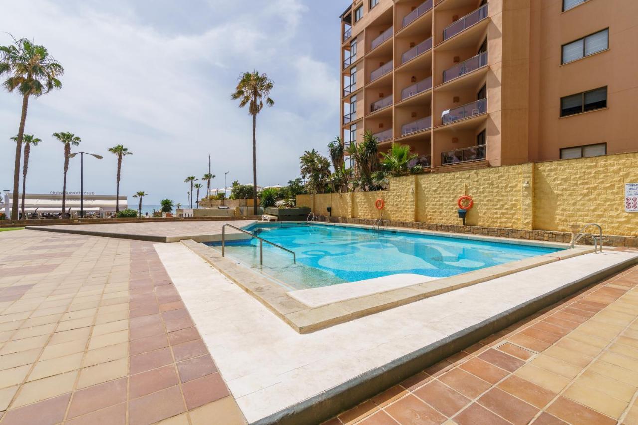 First Line , Cosy And Comfortable + Swimming Pool 托雷莫利诺斯 外观 照片