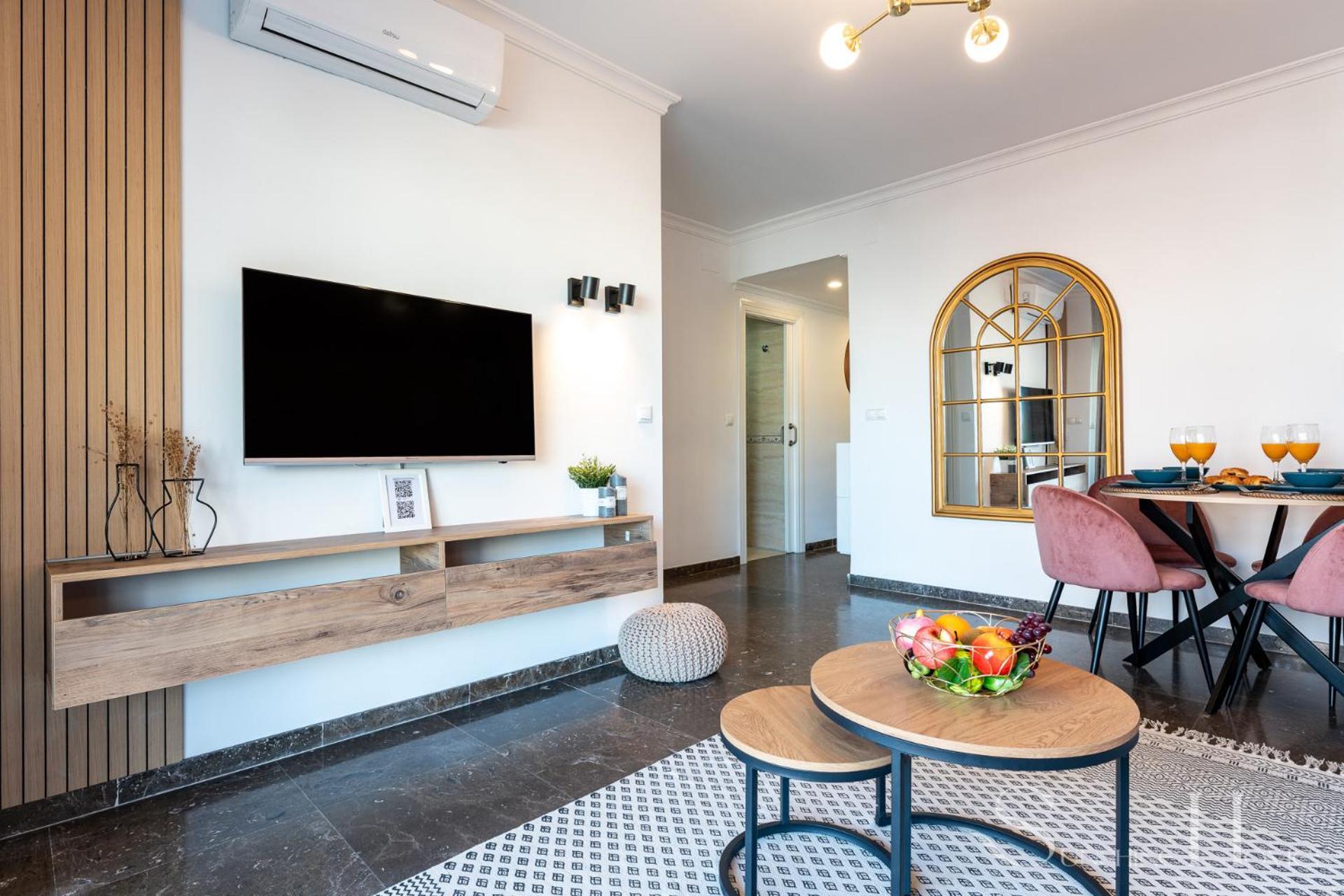 First Line , Cosy And Comfortable + Swimming Pool 托雷莫利诺斯 外观 照片